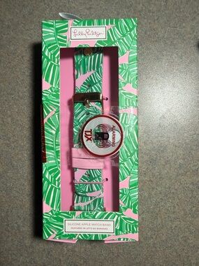Lilly Pulitzer Apple Watch Band
LET'S GO BANANAS GREEN PINK NIB